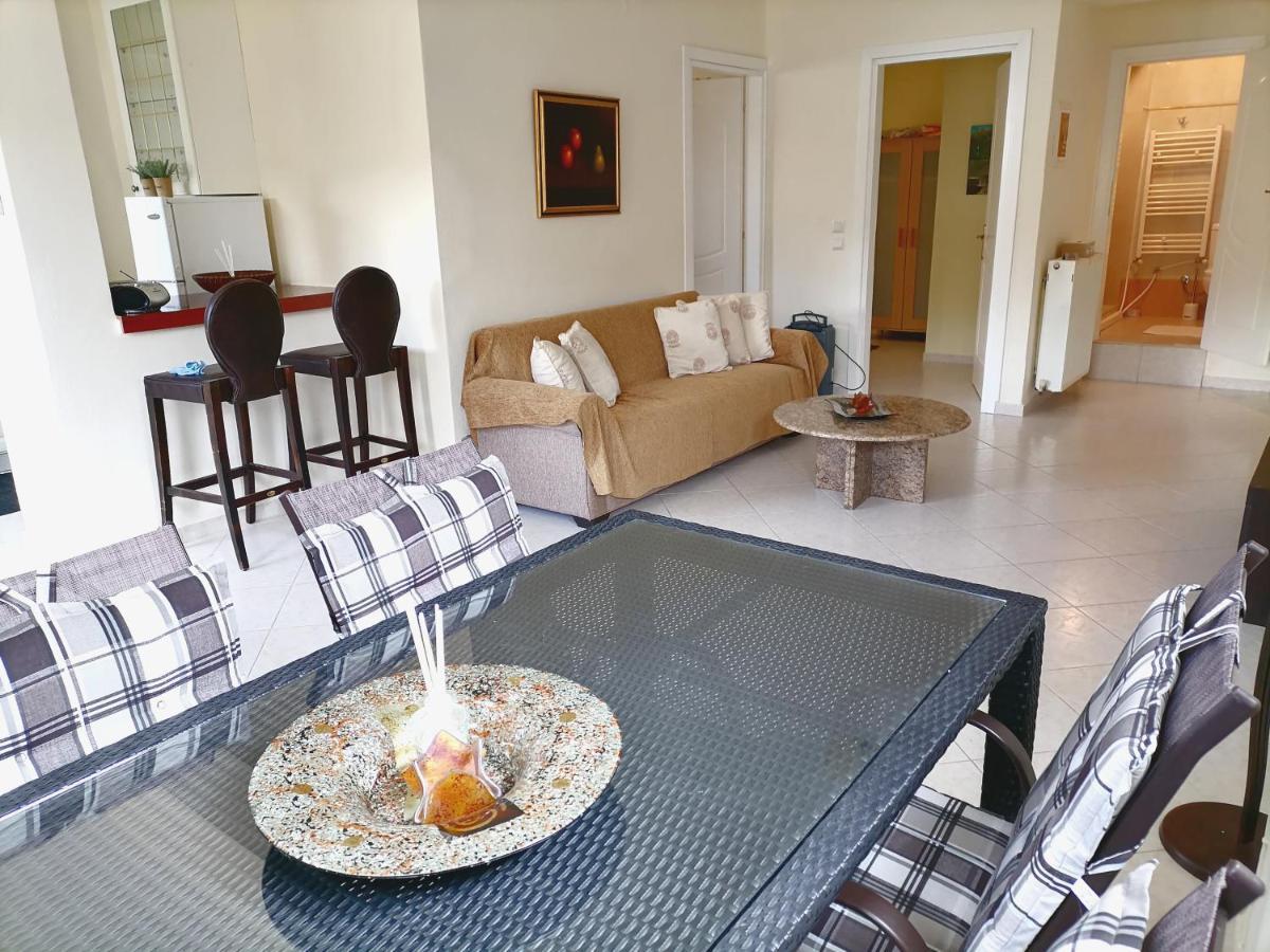 Tini'S Apartment Nea Iraklitsa Buitenkant foto